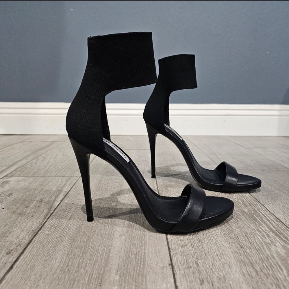 STEVE MADDEN Black Leather Sock Ankle Band Stiletto Heeled Sandals 8M